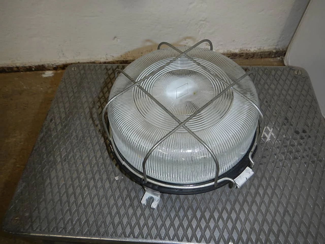 Outdoor wall lamp in aluminum and glass, 70s 1229052