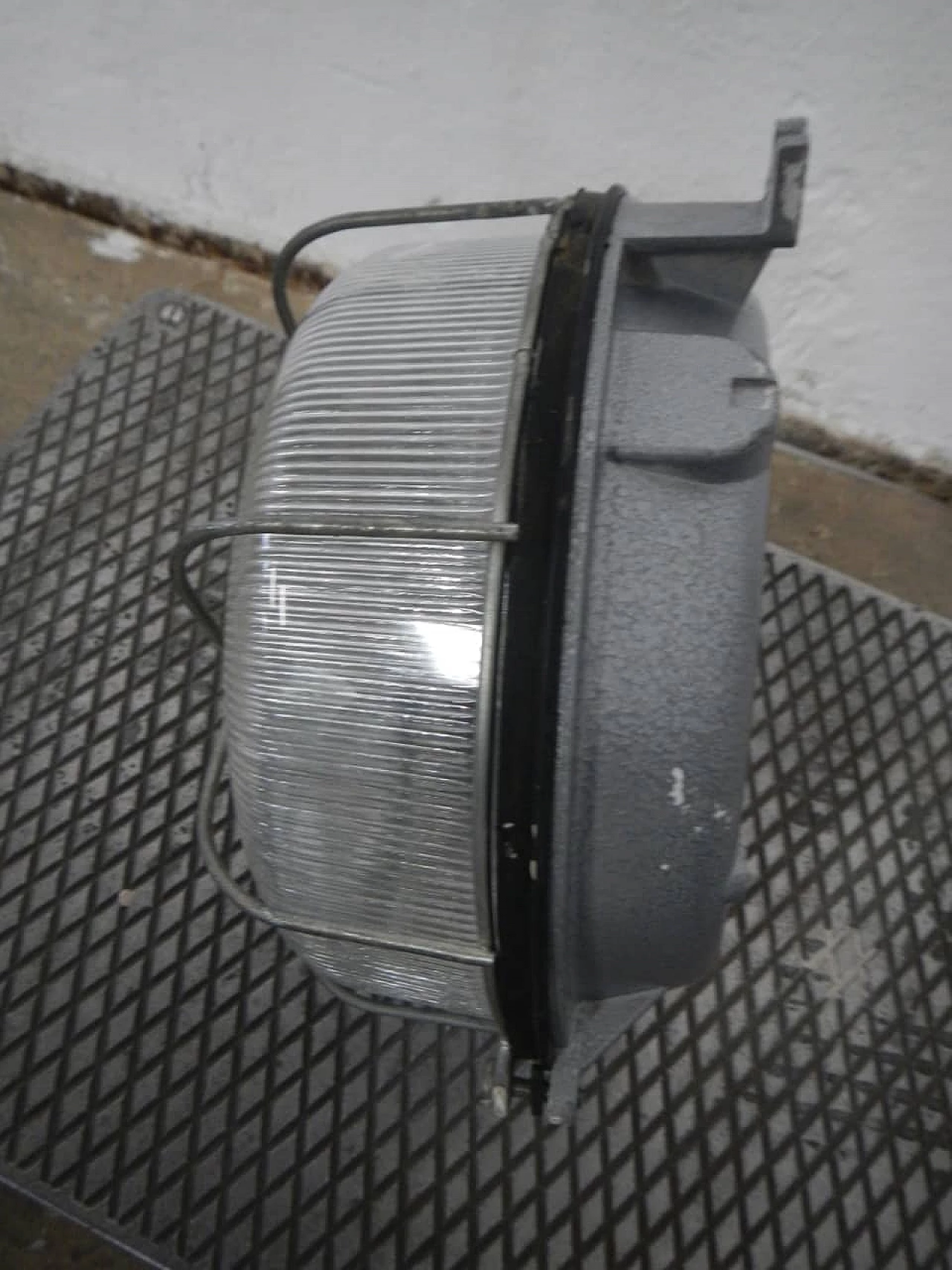 Outdoor wall lamp in aluminum and glass, 70s 1229060