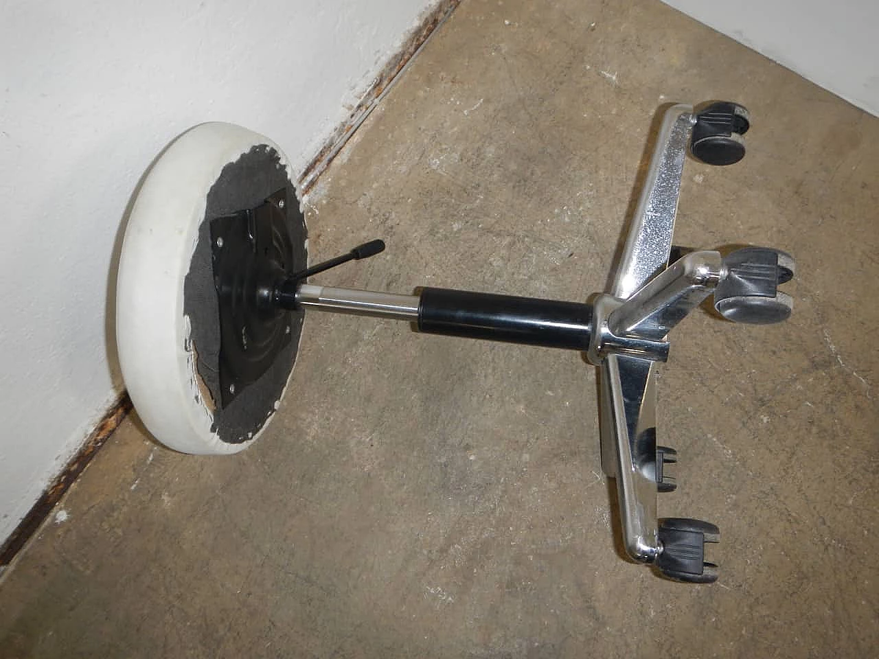 80s office stool 1229188