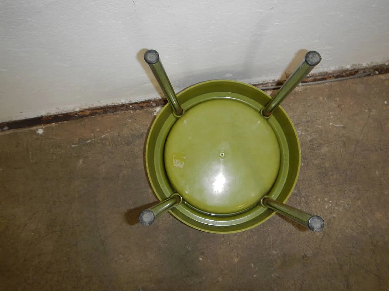Sgabello portaogetti, anni '70 1229261