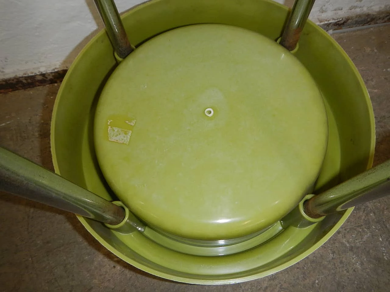 Sgabello portaogetti, anni '70 1229262