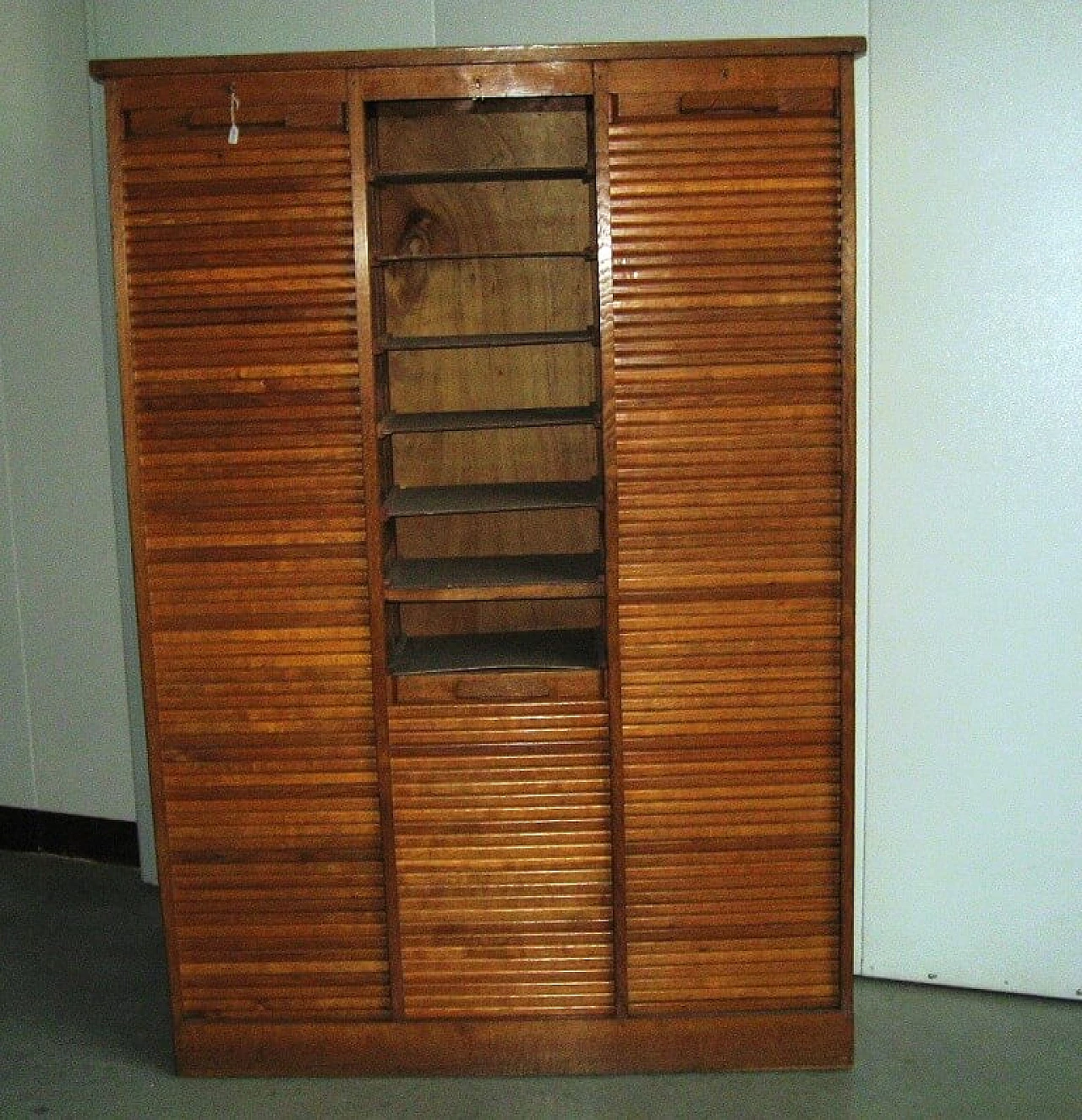 Office cabinet or bookcase with three shutters in oak, 40s 1229400