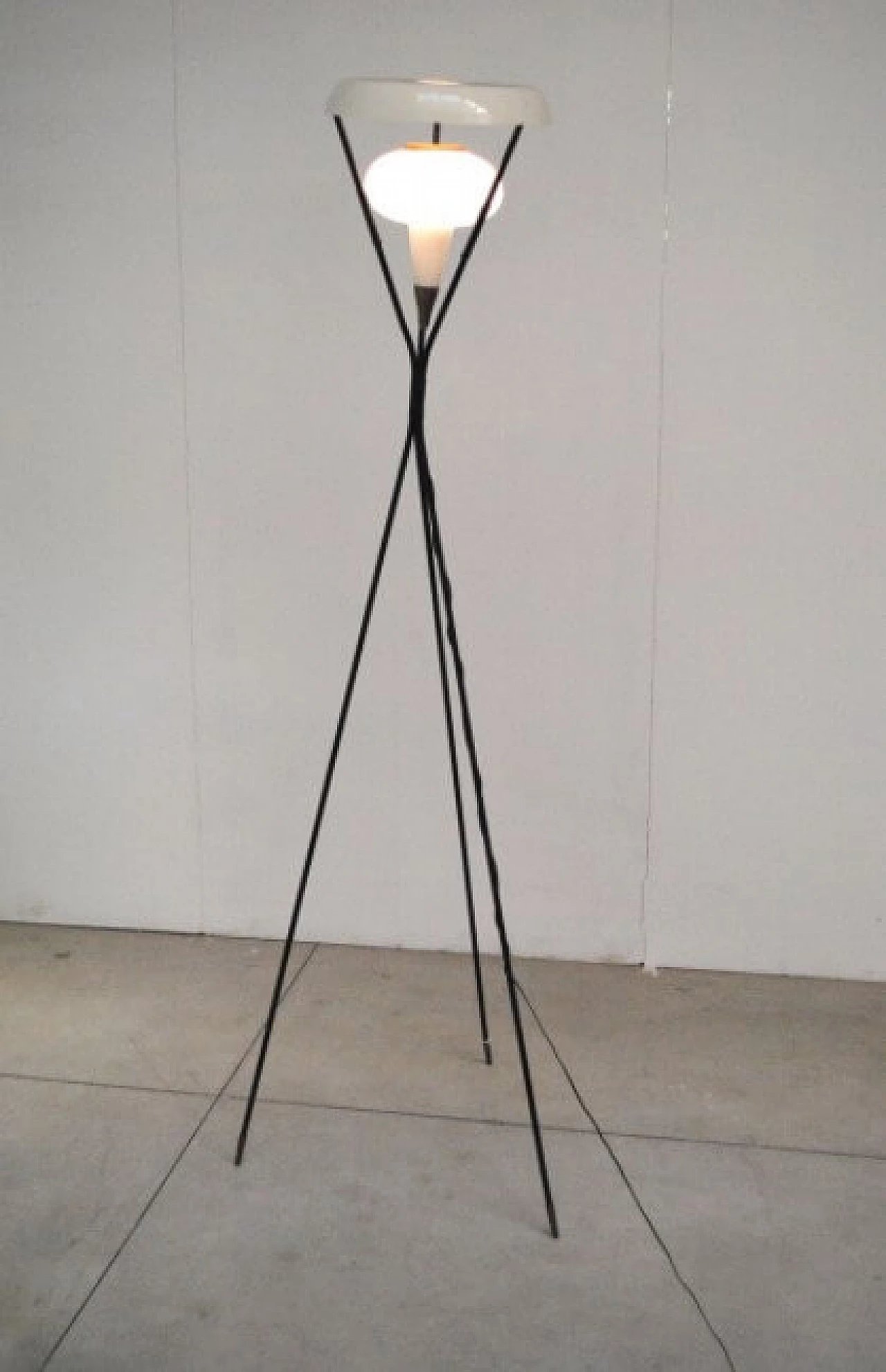 Floor lamp in iron and opaline glass in the style of Stilux, 50s 1229536