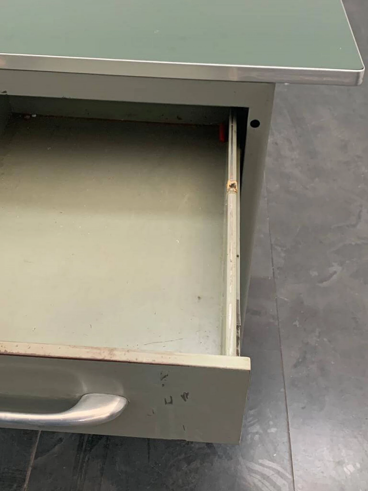 Desk in painted aluminium with laminate top from Carlotti, 50s 1229700