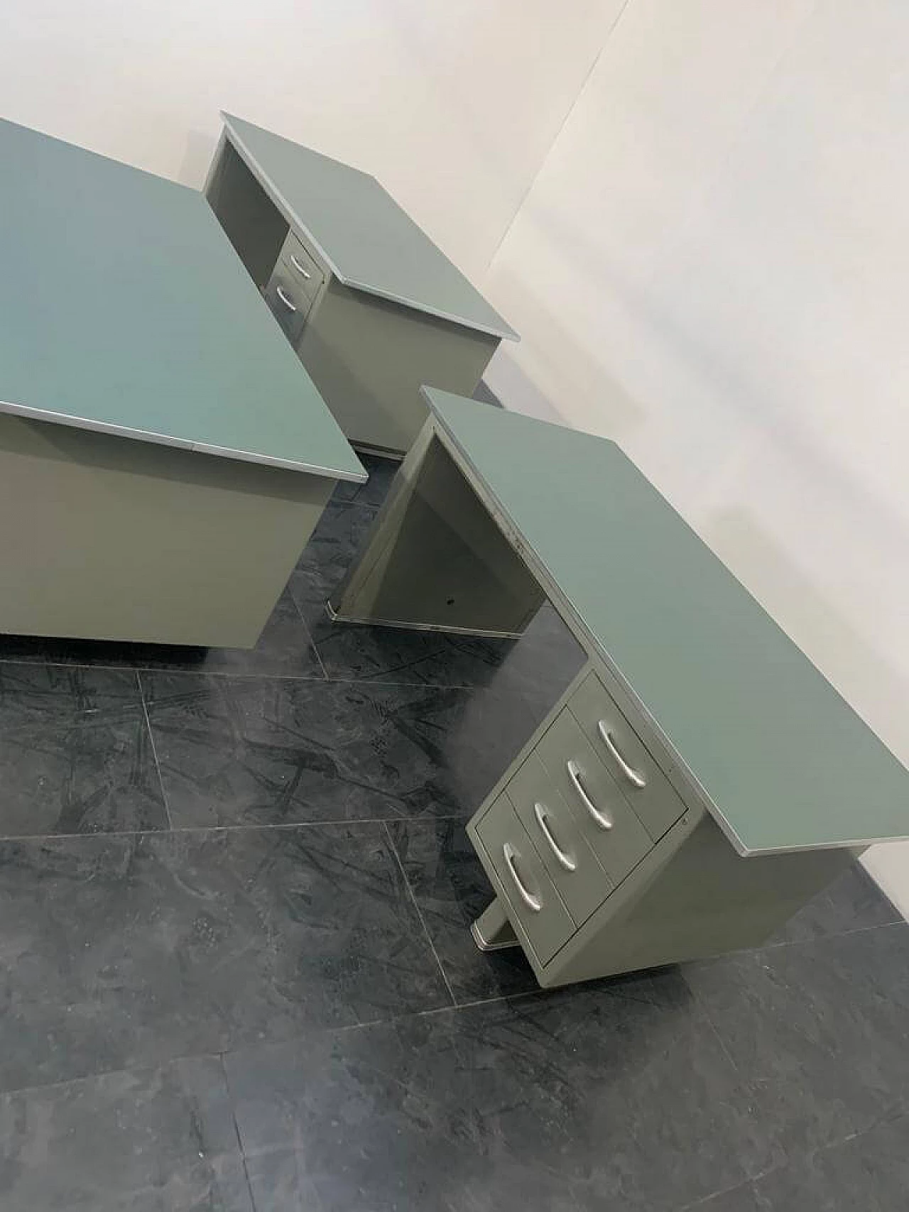 Desk in painted aluminium with laminate top from Carlotti, 50s 1229704