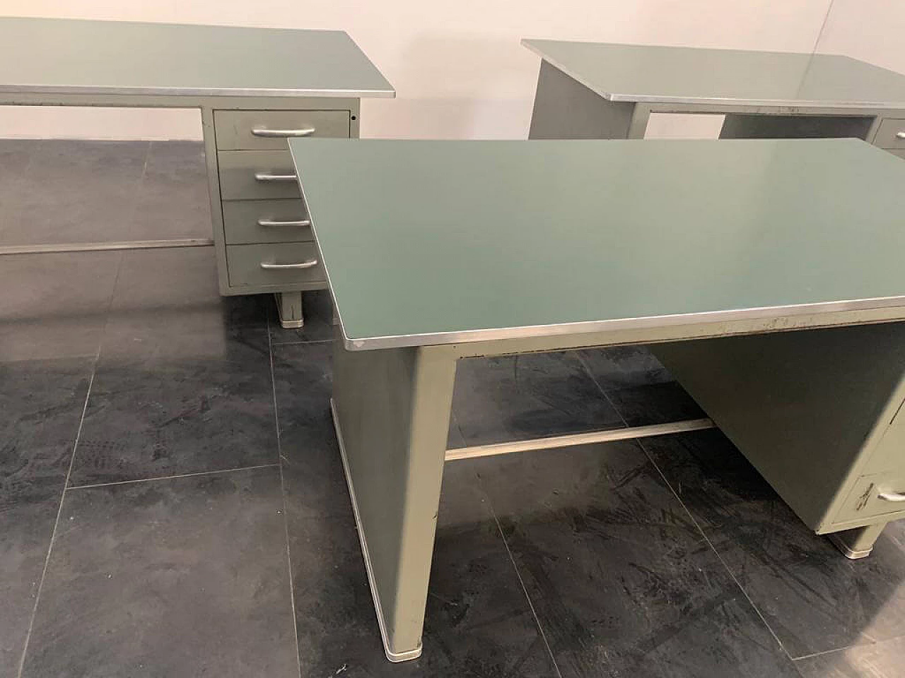Desk in painted aluminium with laminate top from Carlotti, 50s 1229706