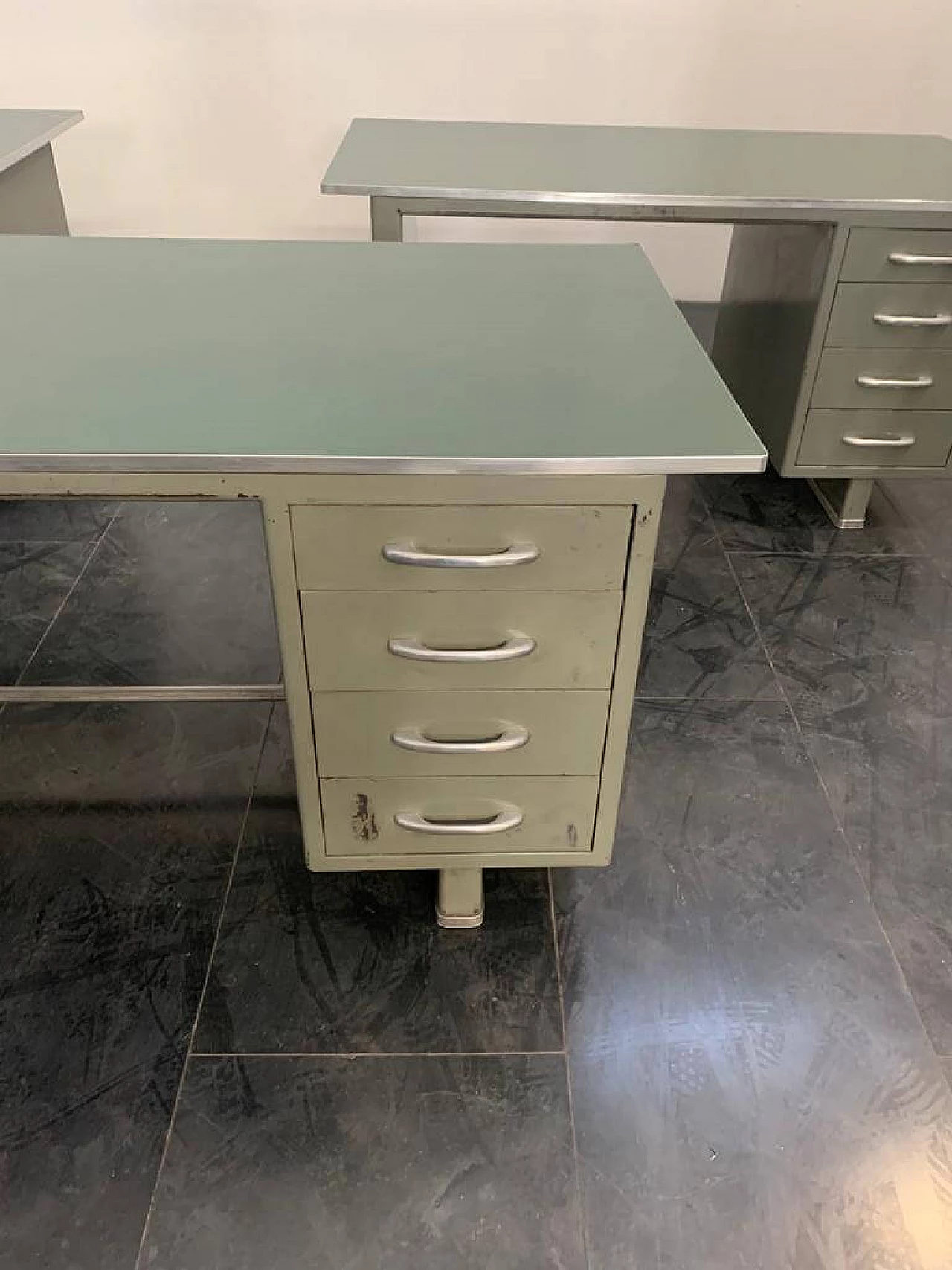 Desk in painted aluminium with laminate top from Carlotti, 50s 1229708