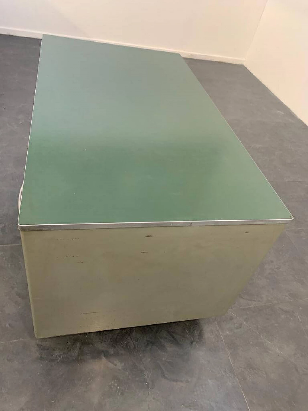 Desk in painted aluminium with laminate top from Carlotti, 50s 1229710