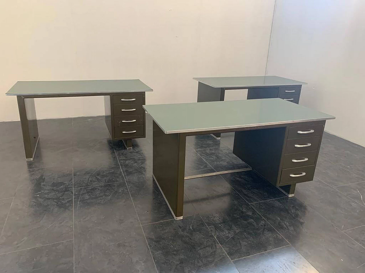 Desk in painted aluminium with laminate top from Carlotti, 50s 1229790