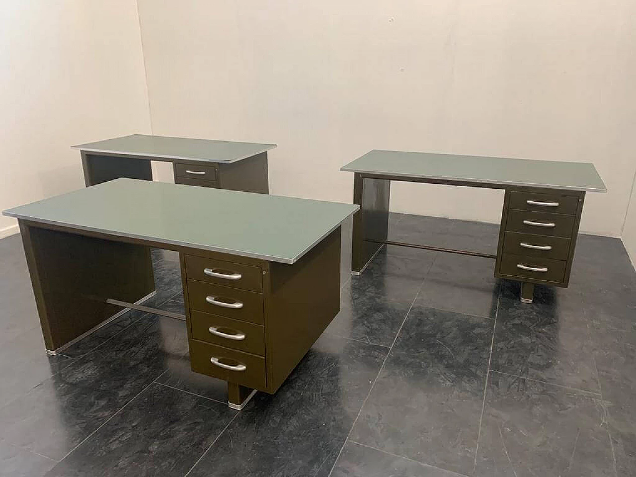 Desk in painted aluminium with laminate top from Carlotti, 50s 1229791