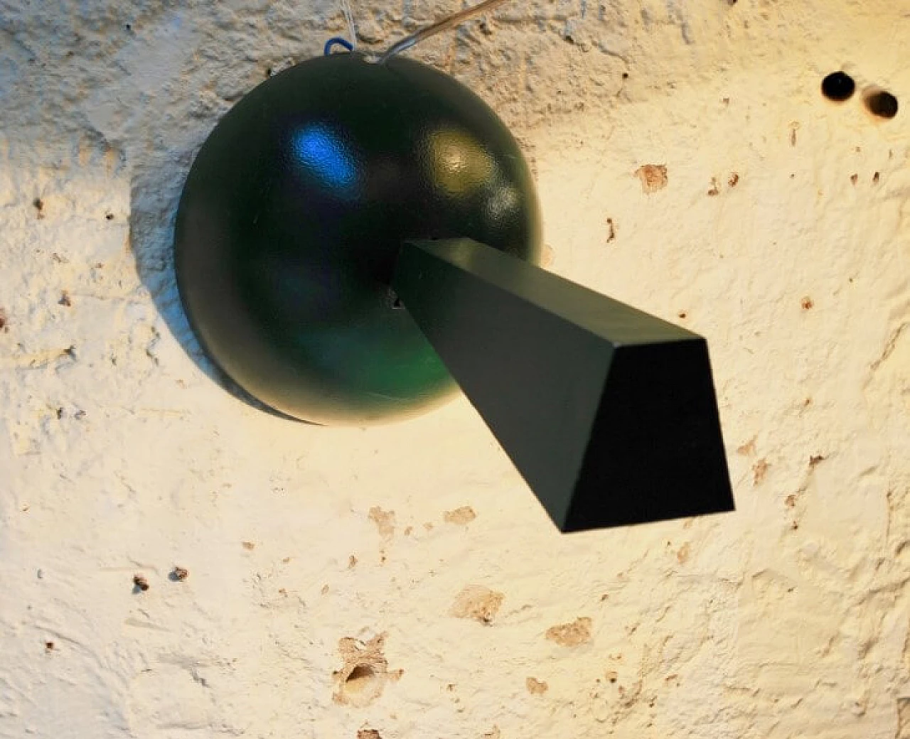 Pair of wall lamps in cast metal, 50s 1229996