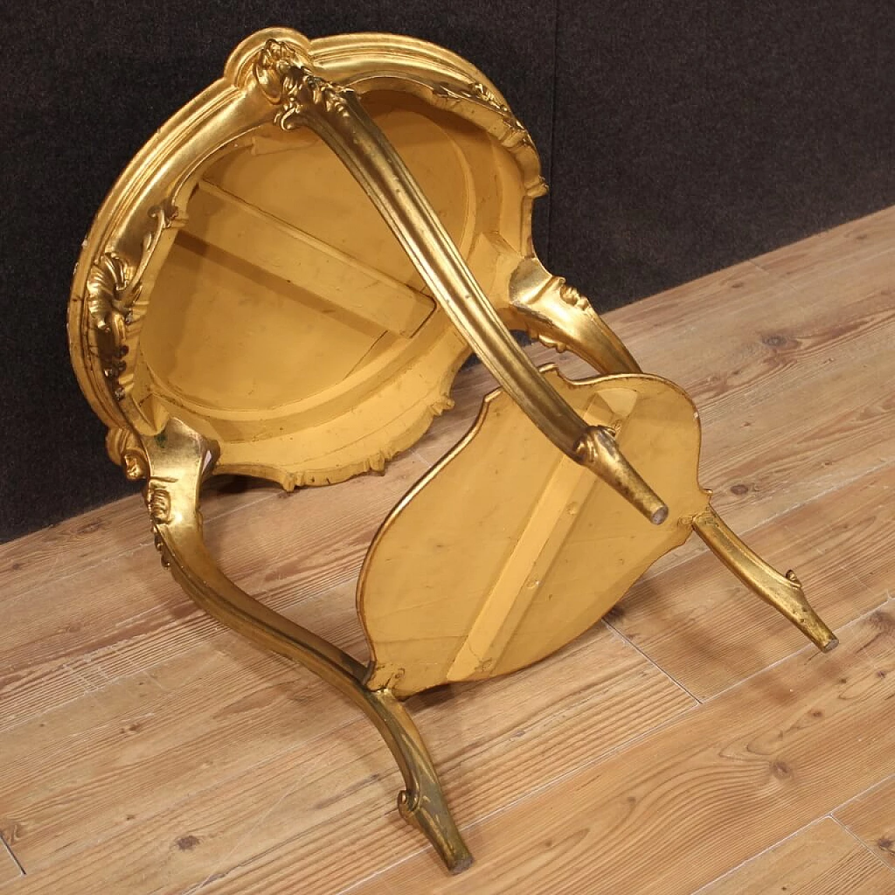 Low coffee table in carved, lacquered and golden wood, 1800 1230477