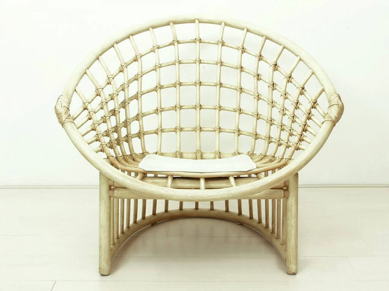 Lounge chair in multicolored fabric and rattan by Flechtatelier Schütz, 70s 1231194