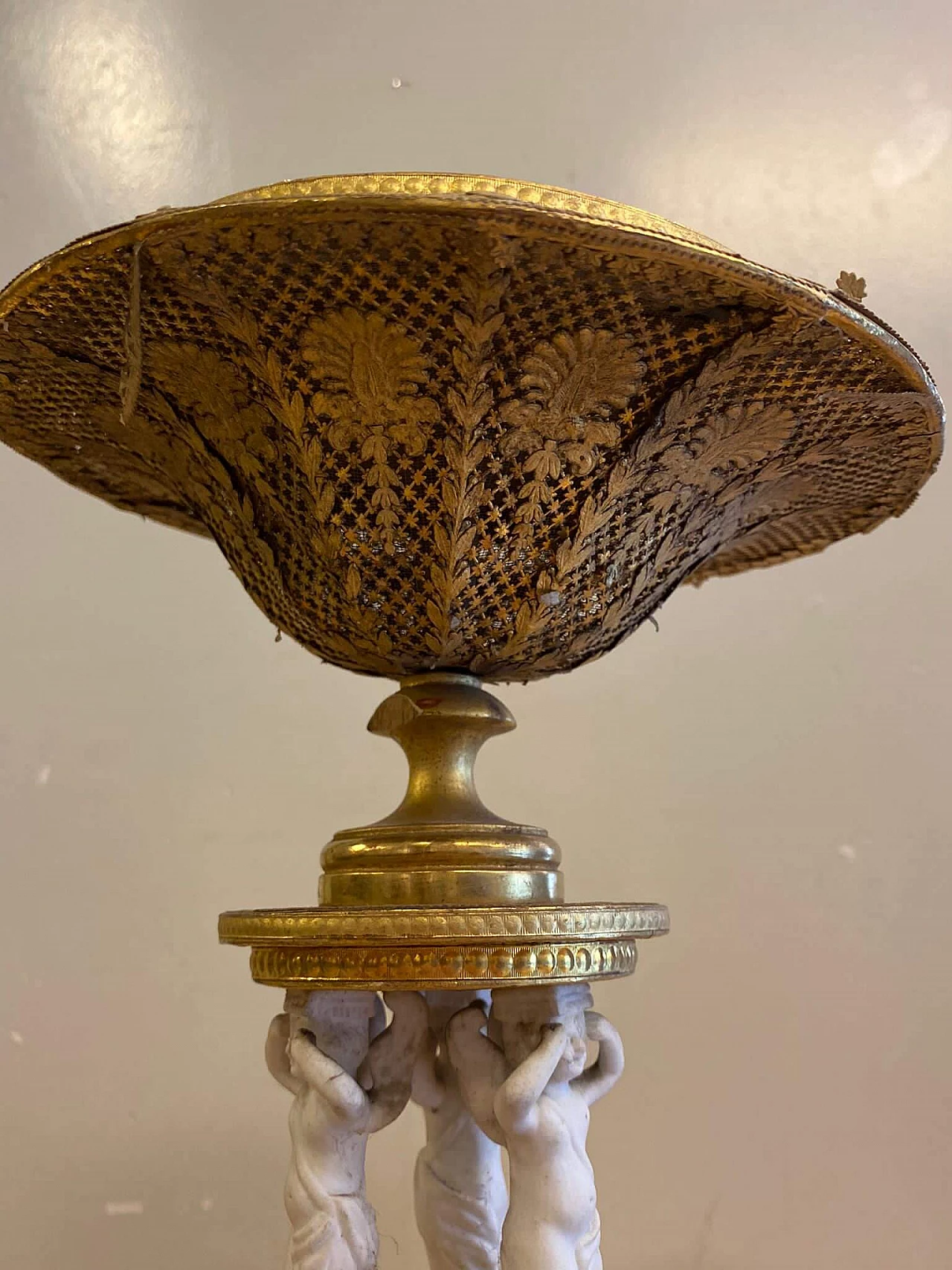 Alzatina con putti in biscuit, '800 1231561