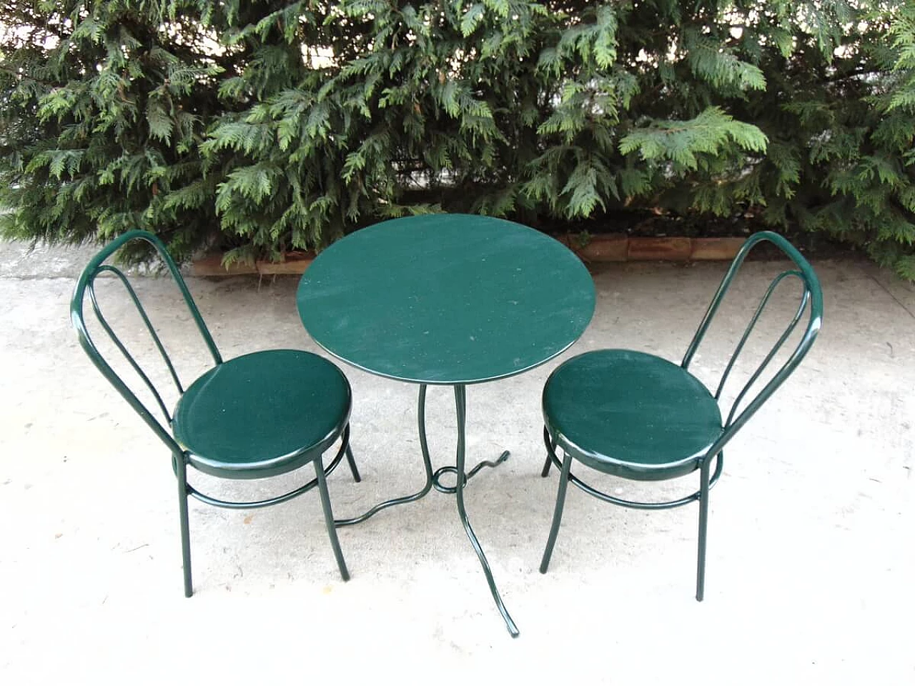 Tavolo e coppia di sedie da giardino, anni '50 1232007