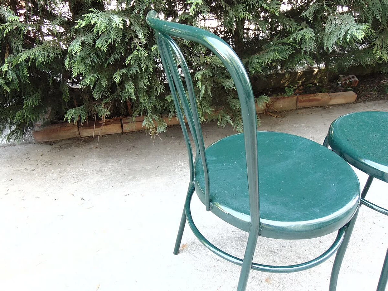 Tavolo e coppia di sedie da giardino, anni '50 1232017