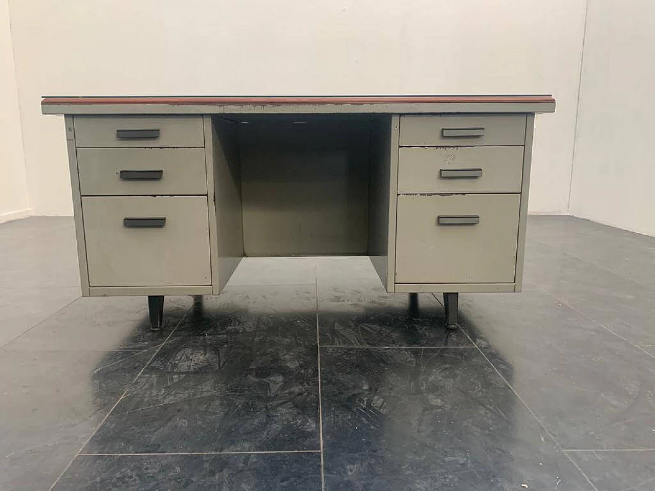 Desk in painted metal with brown leatherette top by Mermelada Estudio, 60s 1232800