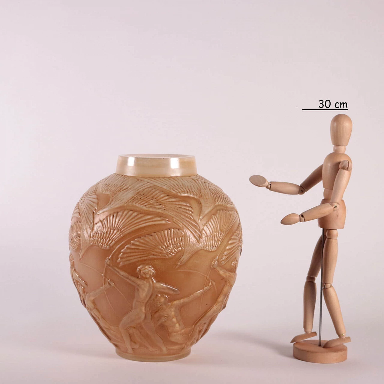 Vaso in vetro con decoro a rilievo, anni '30 1233183