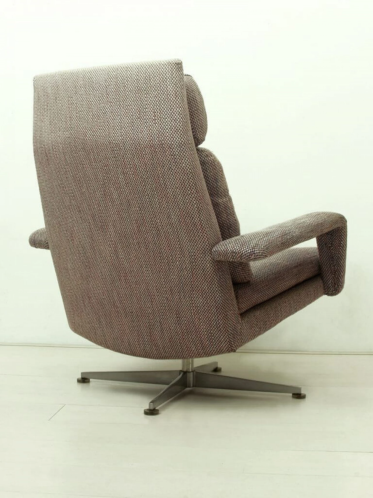 German lounge chair with ottoman in chromed metal and fabric by Hans Kaufeld, 60s 1233585