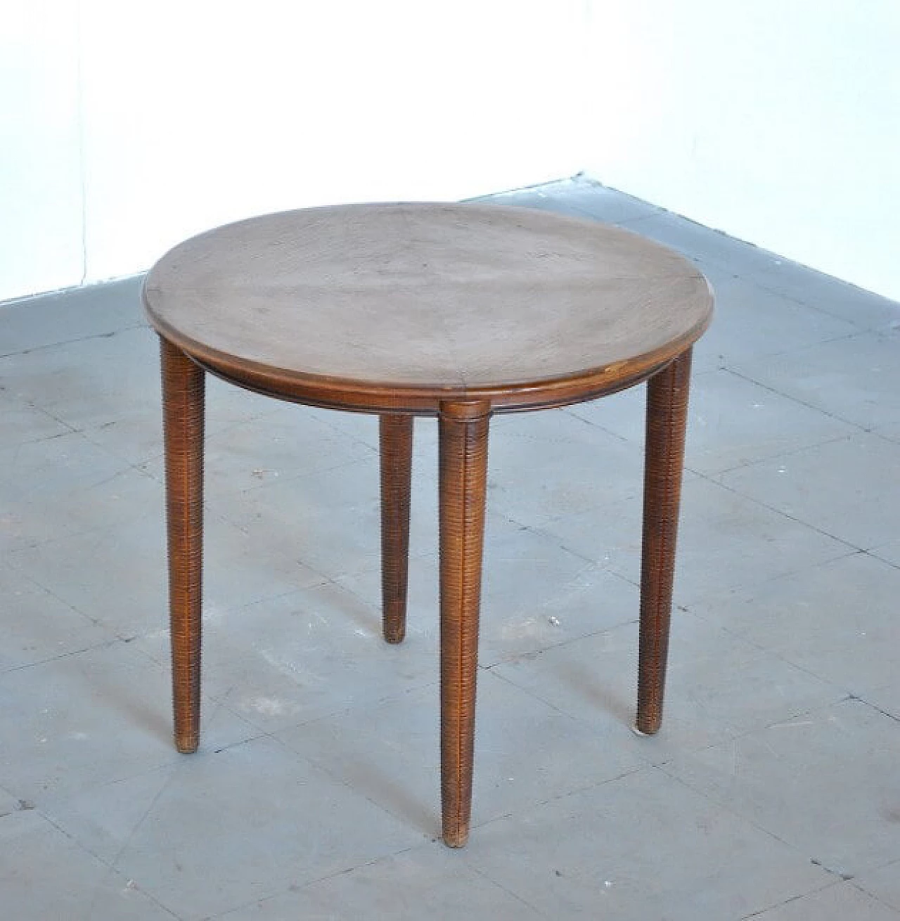 Round coffee table in walnut with inlays, 60s 1233697