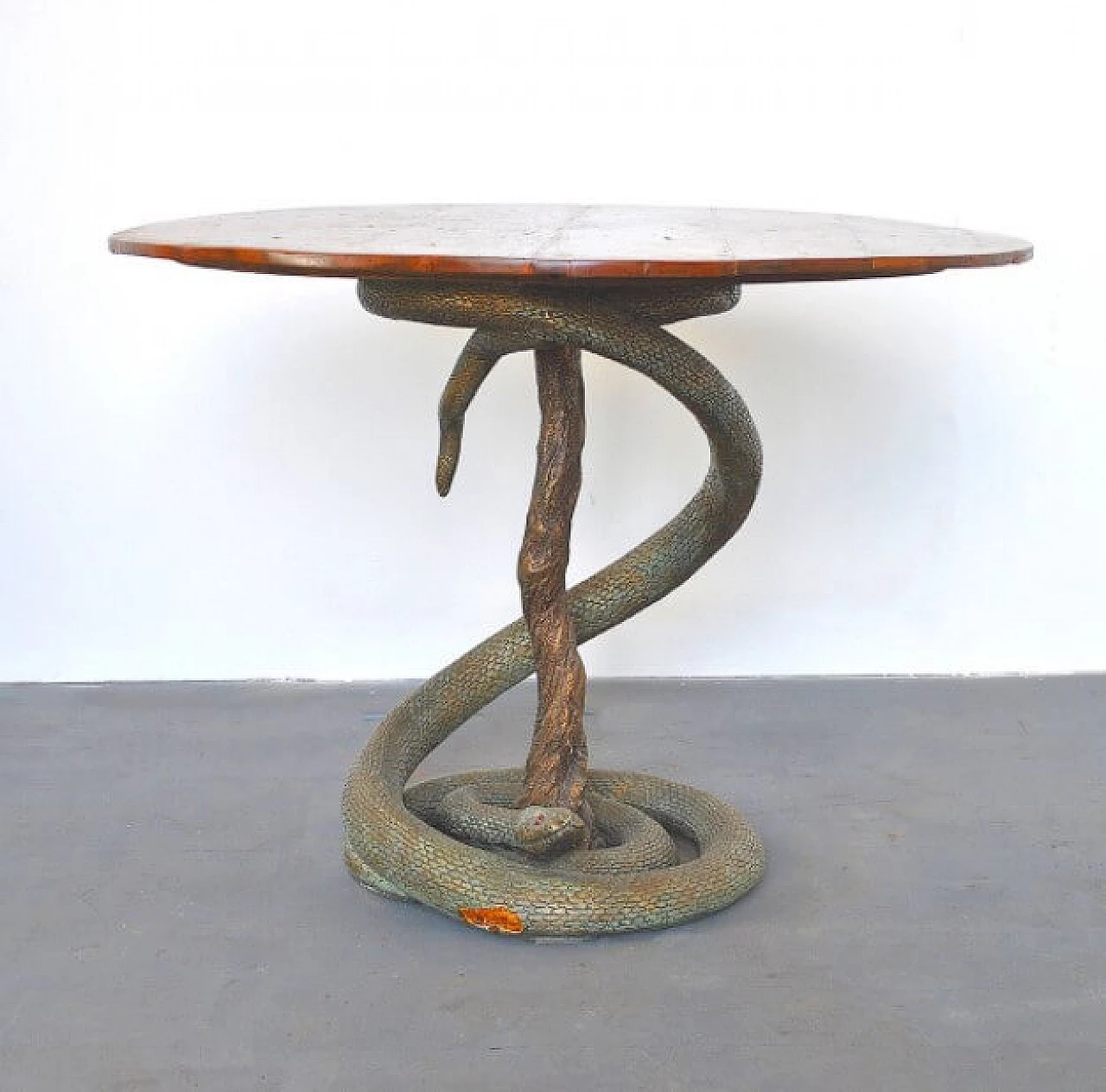 Tavolo da gioco con scultura in gesso di un pitone, anni '50 1233738
