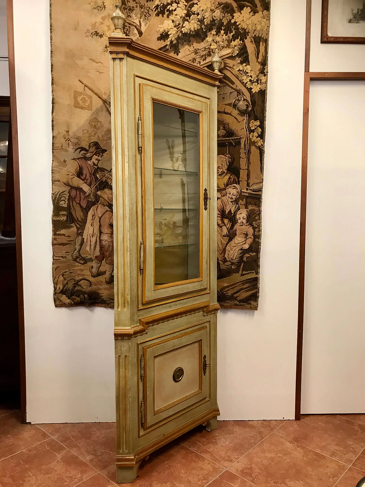 Piedmontese Louis XVI corner showcase in lacquered wood, original 18th century 1234088