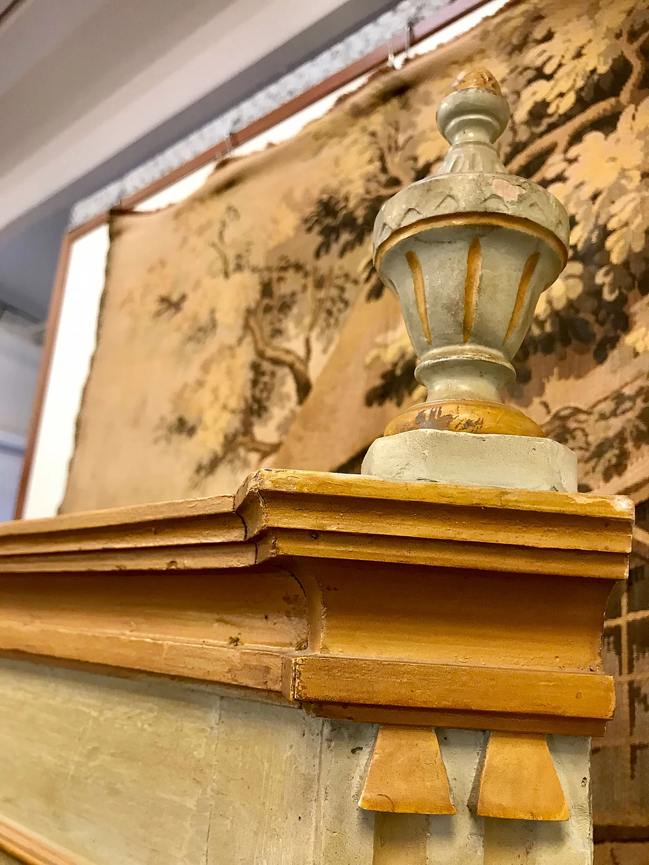 Angoliera a vetrina Piemontese Luigi XVI in legno laccata, originale '700 1234090