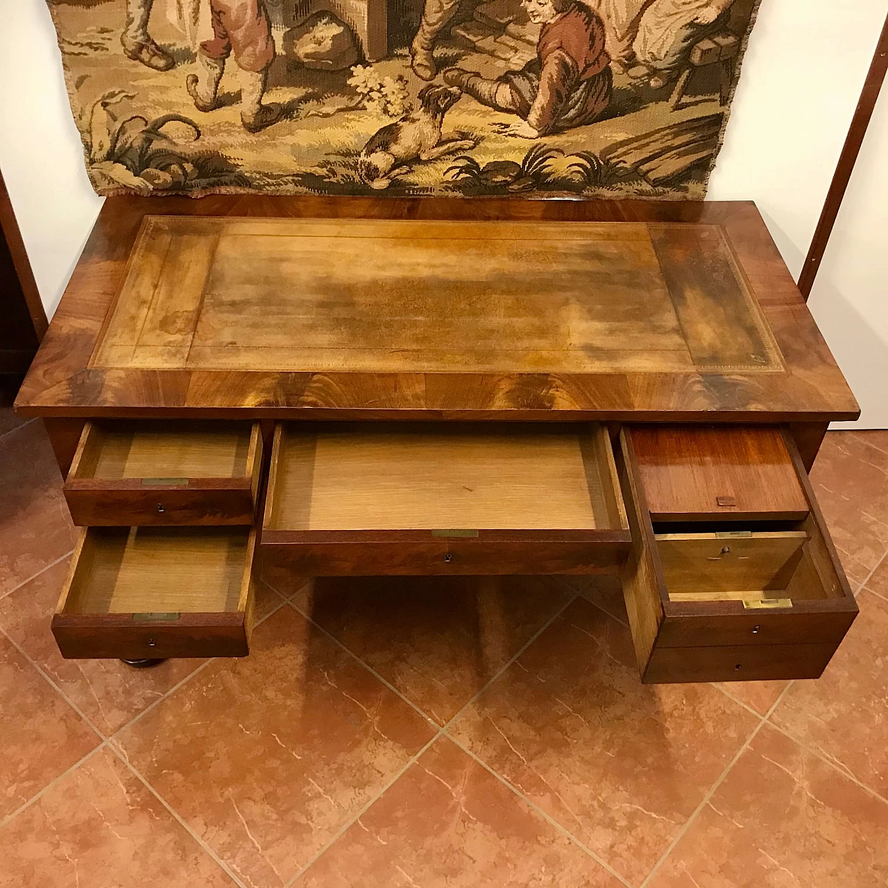 Empire writing table with columns and bronze gilded mahogany feather, top and drawers covered in leather, original early 19th century 1234732