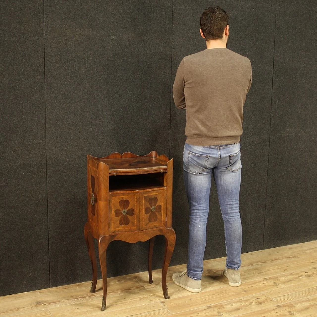 Comodino genovese a quadrifoglio del '900 1234994