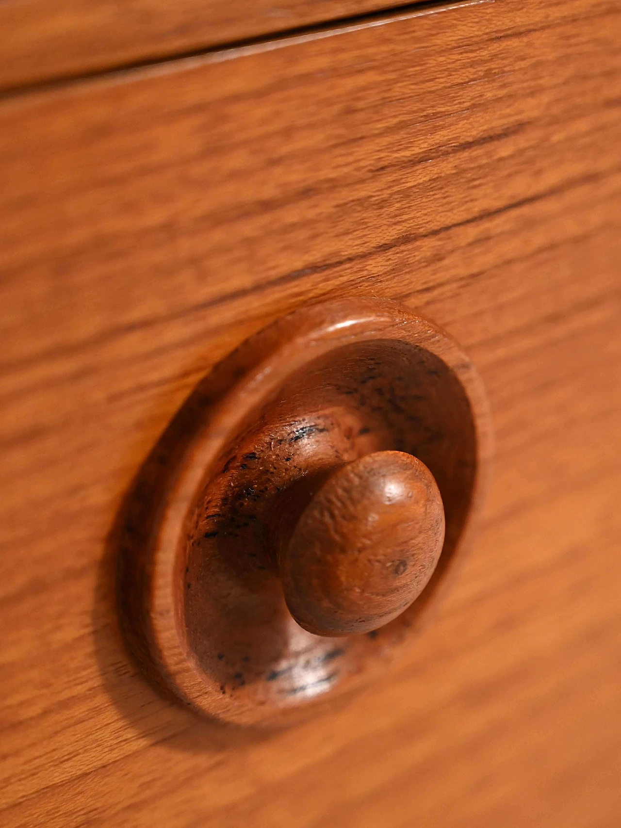 Cassettiera scandinava in teak con pomelli, anni '60 1235340