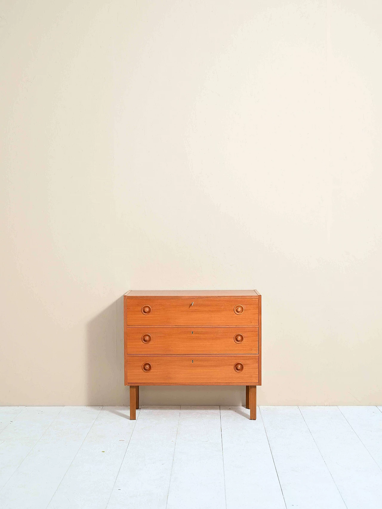 Cassettiera scandinava in teak con pomelli, anni '60 1235341