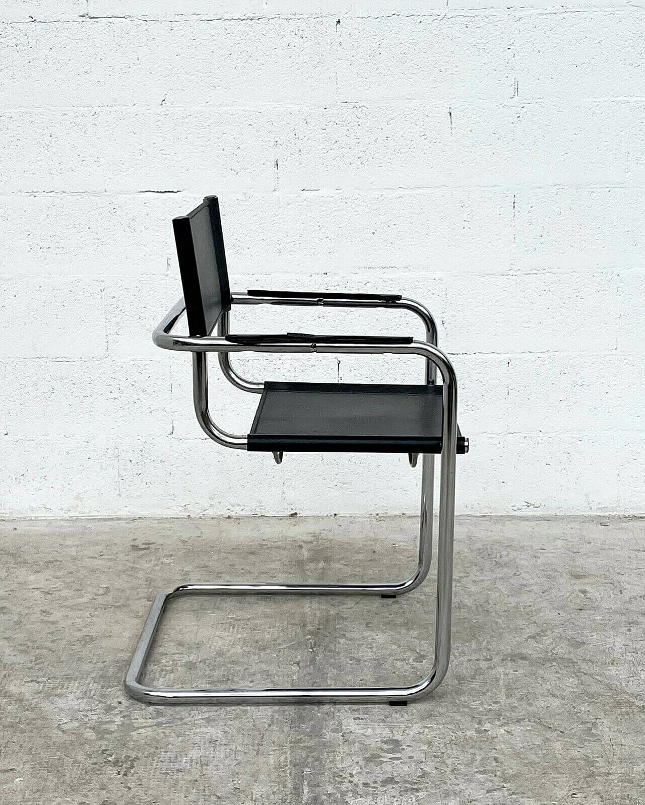 S34 chair with armrests in leather by Mart Stam for Thonet, 60s 1236040