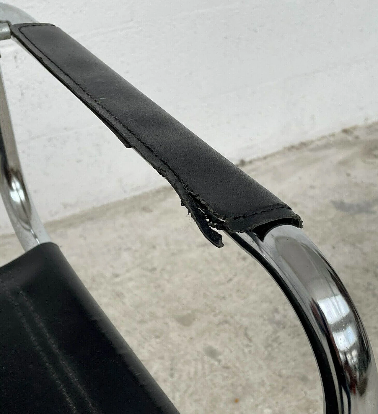 S34 chair with armrests in leather by Mart Stam for Thonet, 60s 1236045