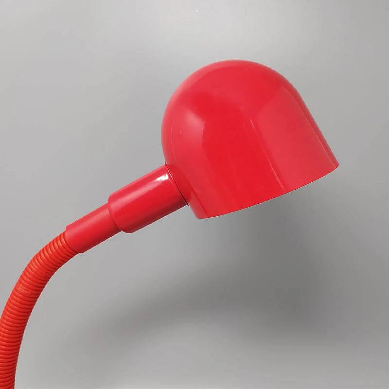 Lampada da tavolo rossa di Veneta Lumi, anni '70 1236709