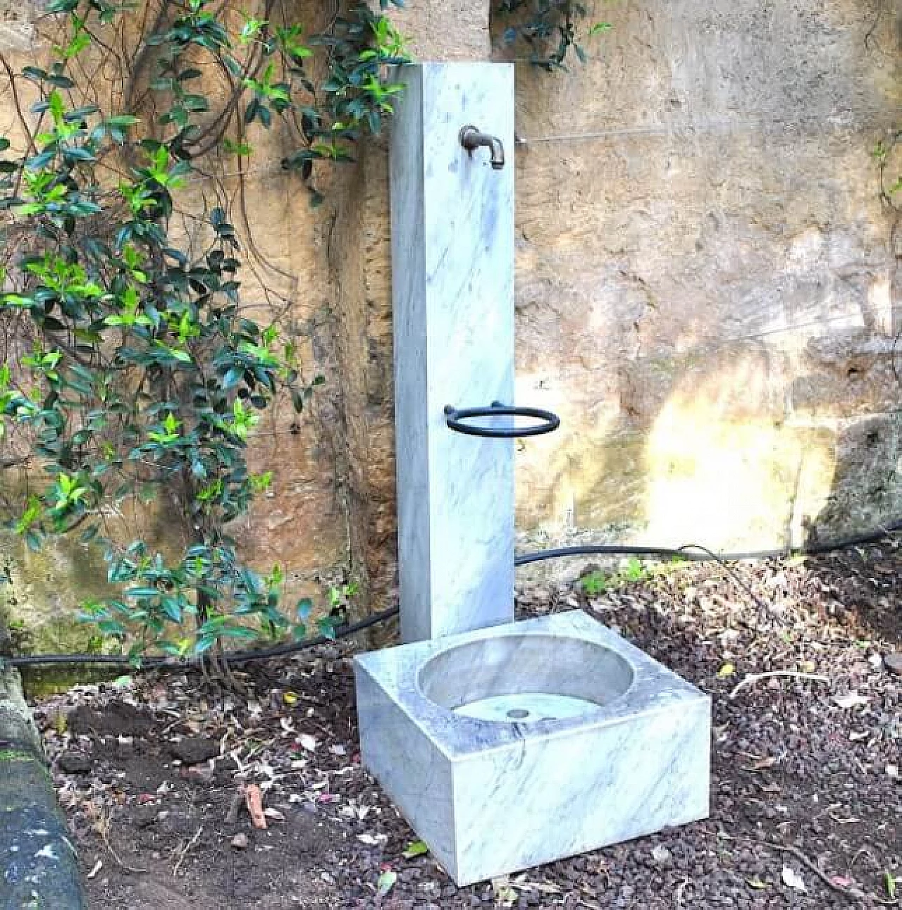 Elena fountain in Carrara marble by Pier Alessandro Giusti and Egidio De Rosa, 80s 1236774