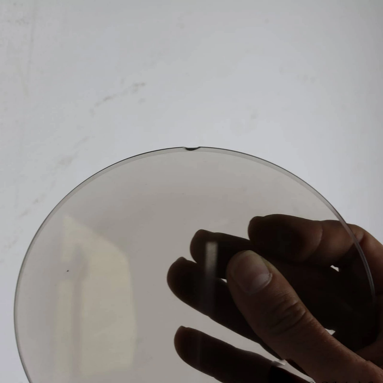 Lampadario con dischi in vetro fumè e ottone, anni '60 1236924