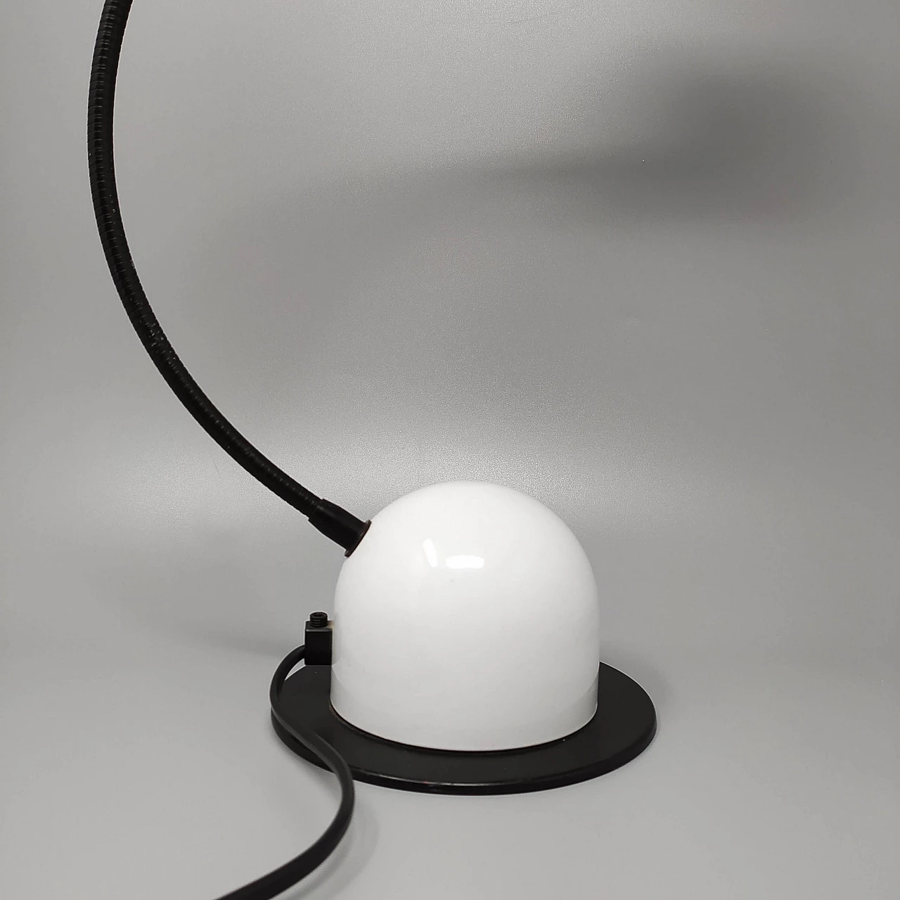 1970s Gorgeous White Table Lamp by Veneta Lumi. Made in Italy 1237107