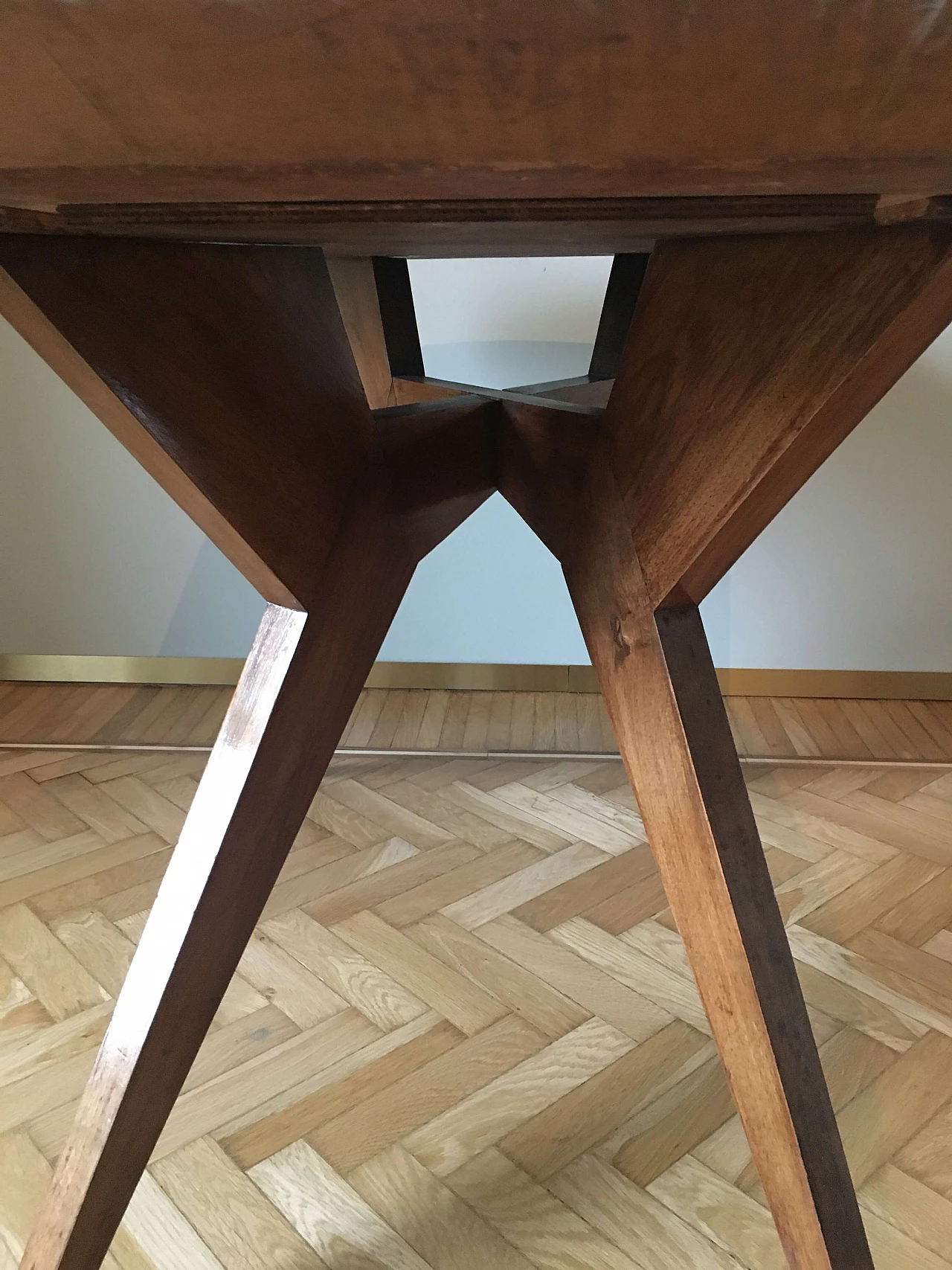 Tavolo da pranzo in noce nello stile di Ico Parisi, anni '60 1237301