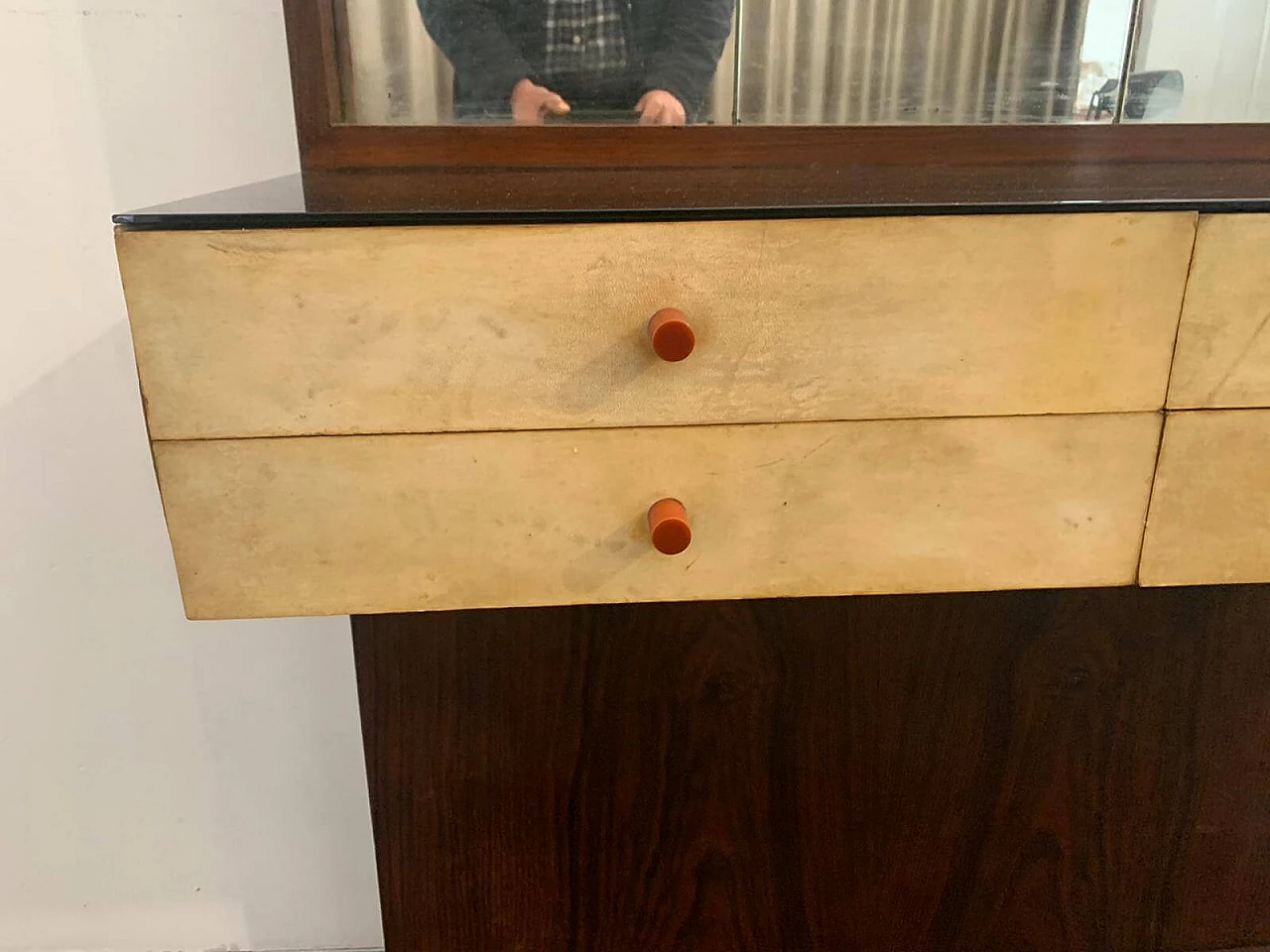 Entryway cabinet with drawers and mirror in rosewood and parchment with glass top by Guglielmo Ulrich, 50s 1237383