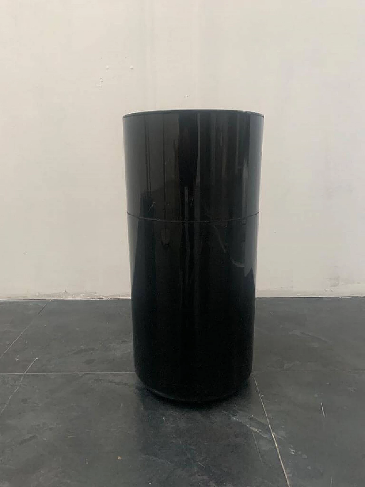 Belvedere umbrella holder in plastic by Jean René Talopp, 70s 1237612