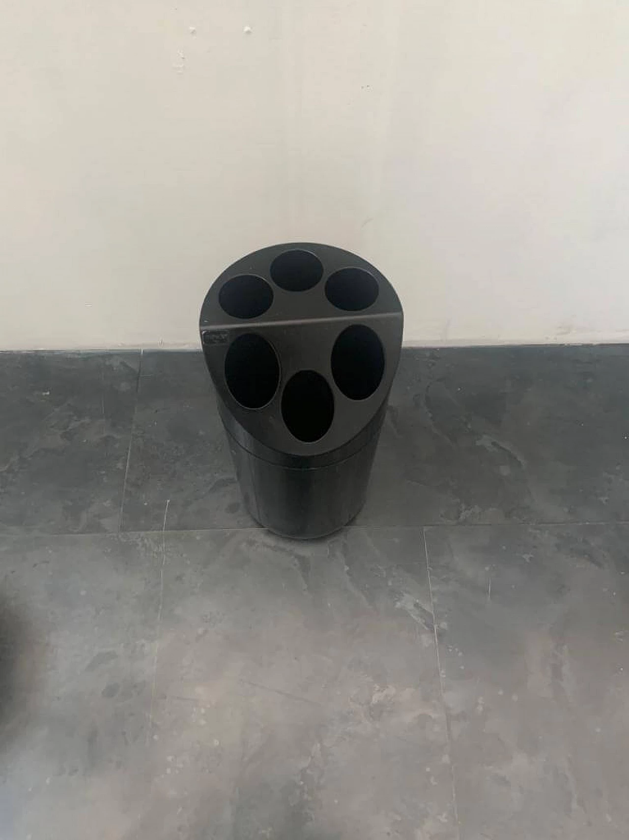 Belvedere umbrella holder in plastic by Jean René Talopp, 70s 1237615