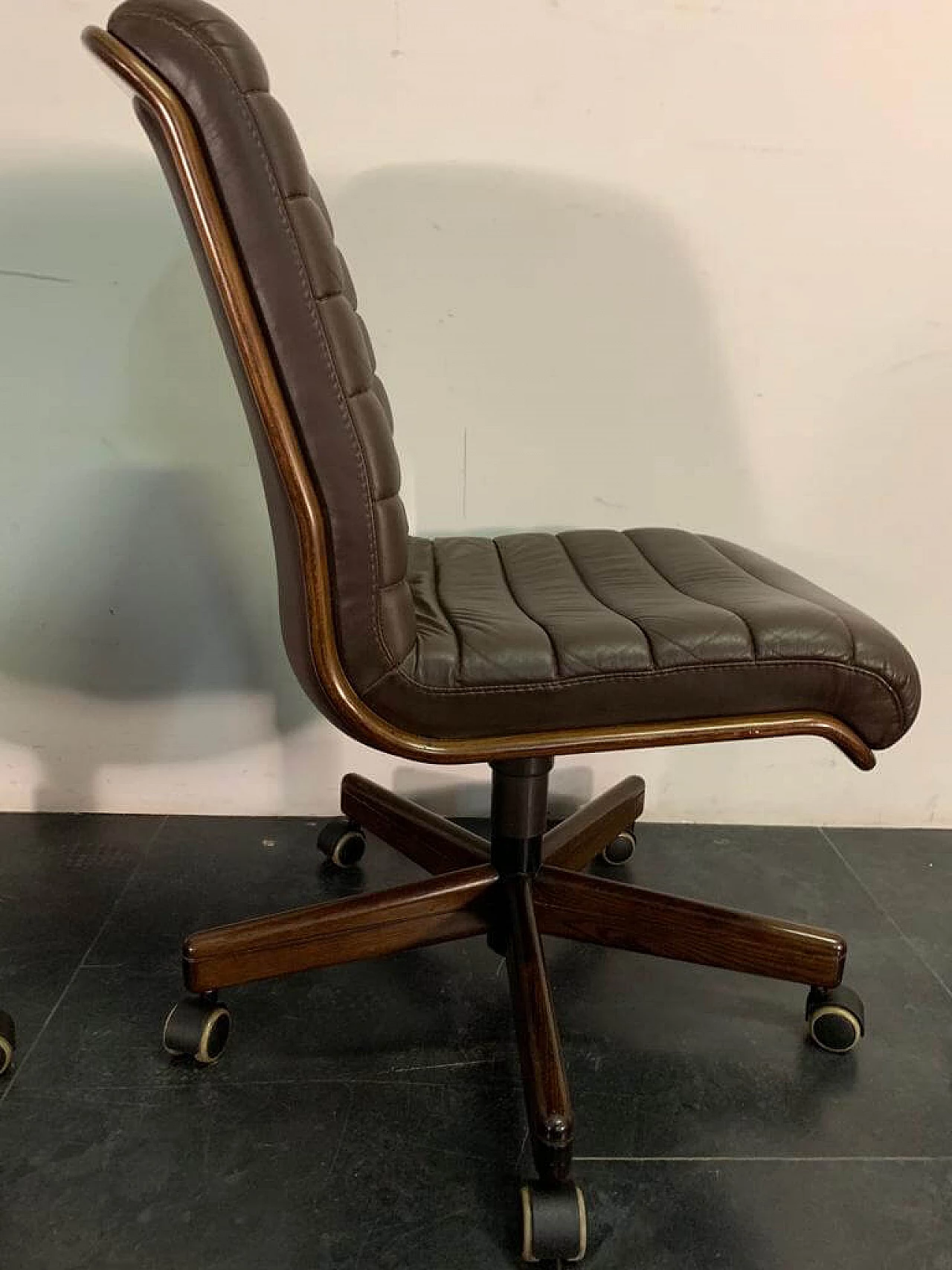 10 Leather swivel chairs by Vaghi, 1980s 1237632