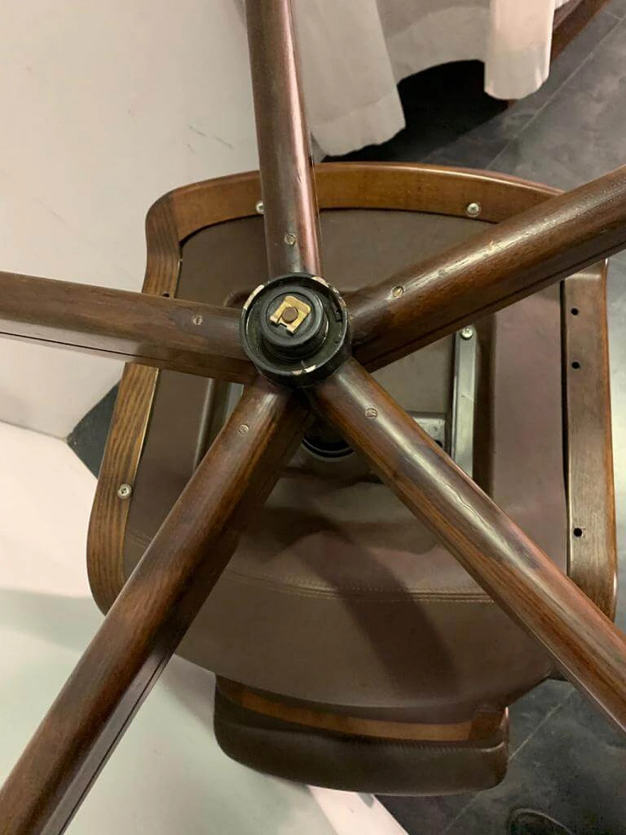 10 Leather swivel chairs by Vaghi, 1980s 1237639