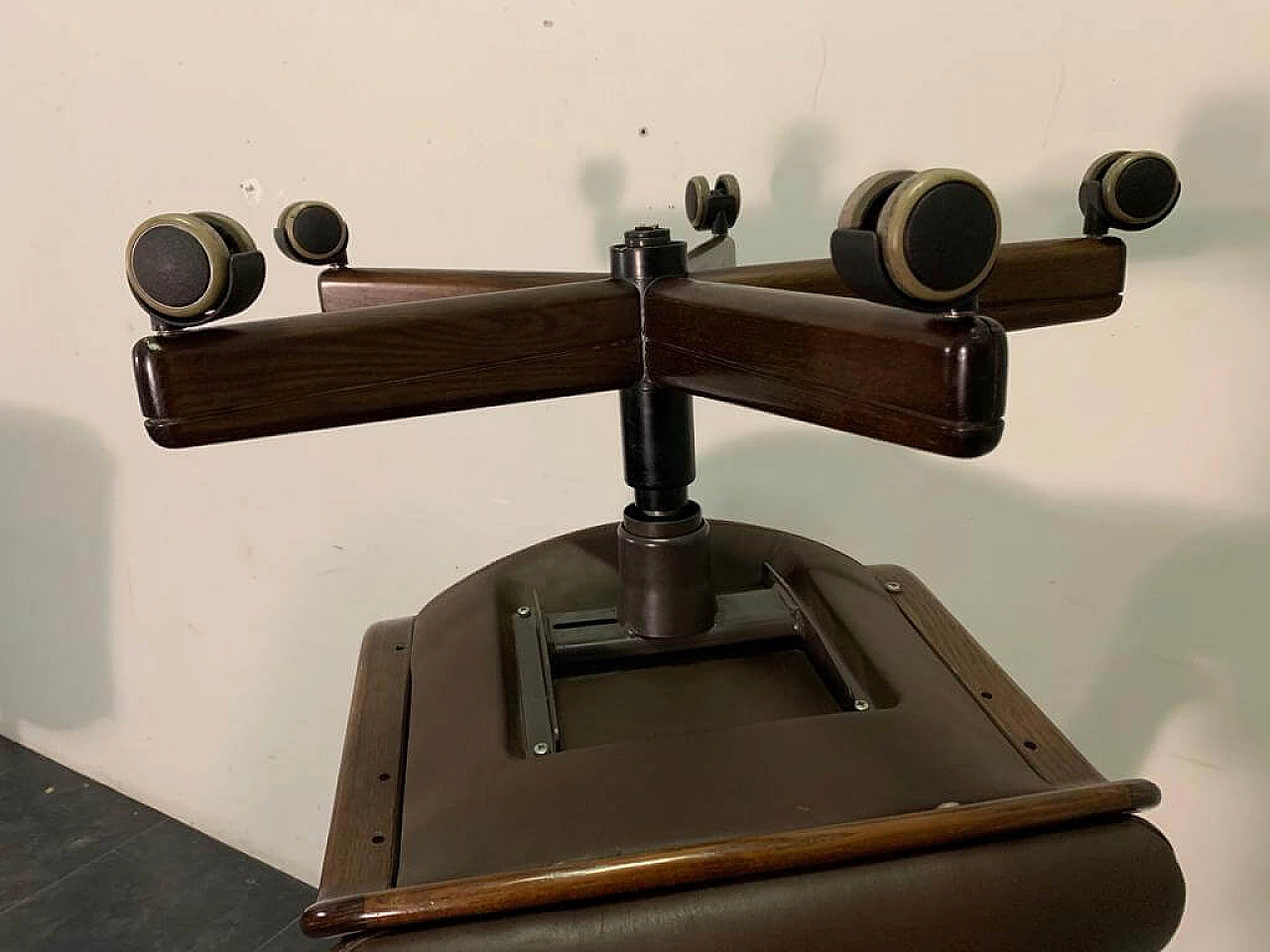 10 Leather swivel chairs by Vaghi, 1980s 1237640