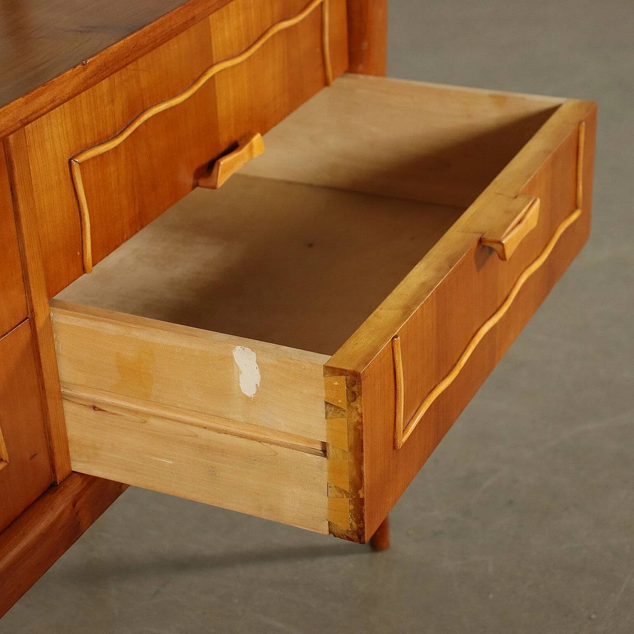 Chest of drawers in cherry wood with glass top, 50s 1237812