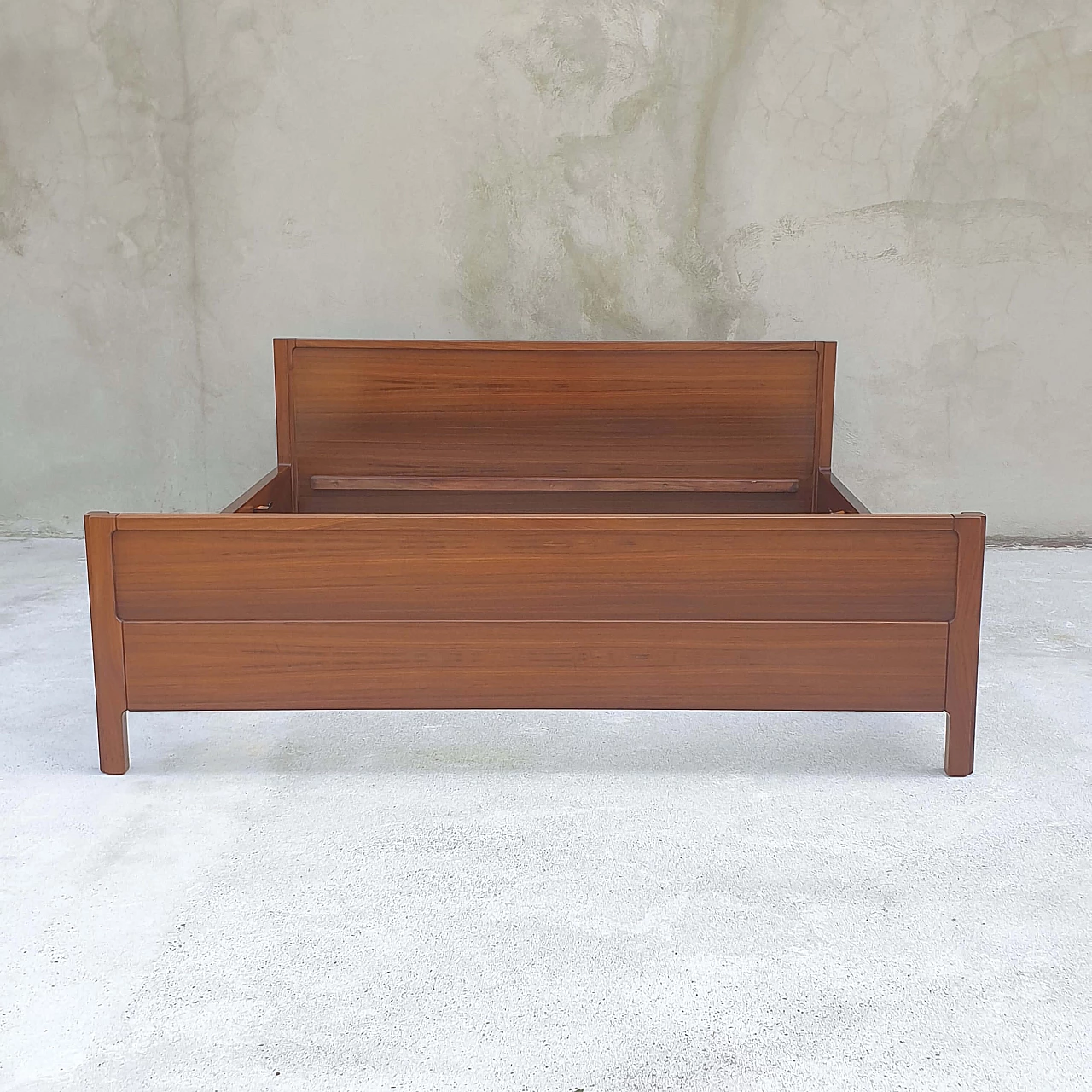 Letto in noce di Stilwood, anni '60 1238068