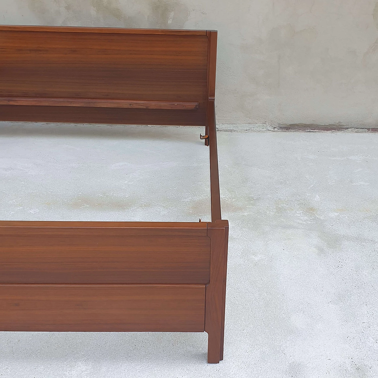 Letto in noce di Stilwood, anni '60 1238071