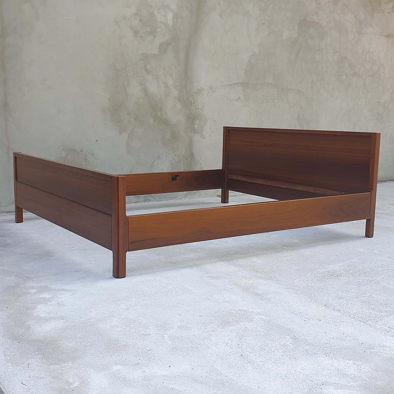 Letto in noce di Stilwood, anni '60 1238087