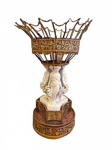 Alzatina in papier mache con figure in biscuit, '800