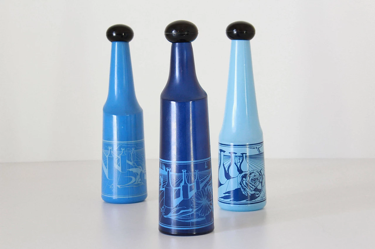 Tris di Bottiglie da liquore con disegni di Salvador Dali per Rosso Antico, anni '70 1238181
